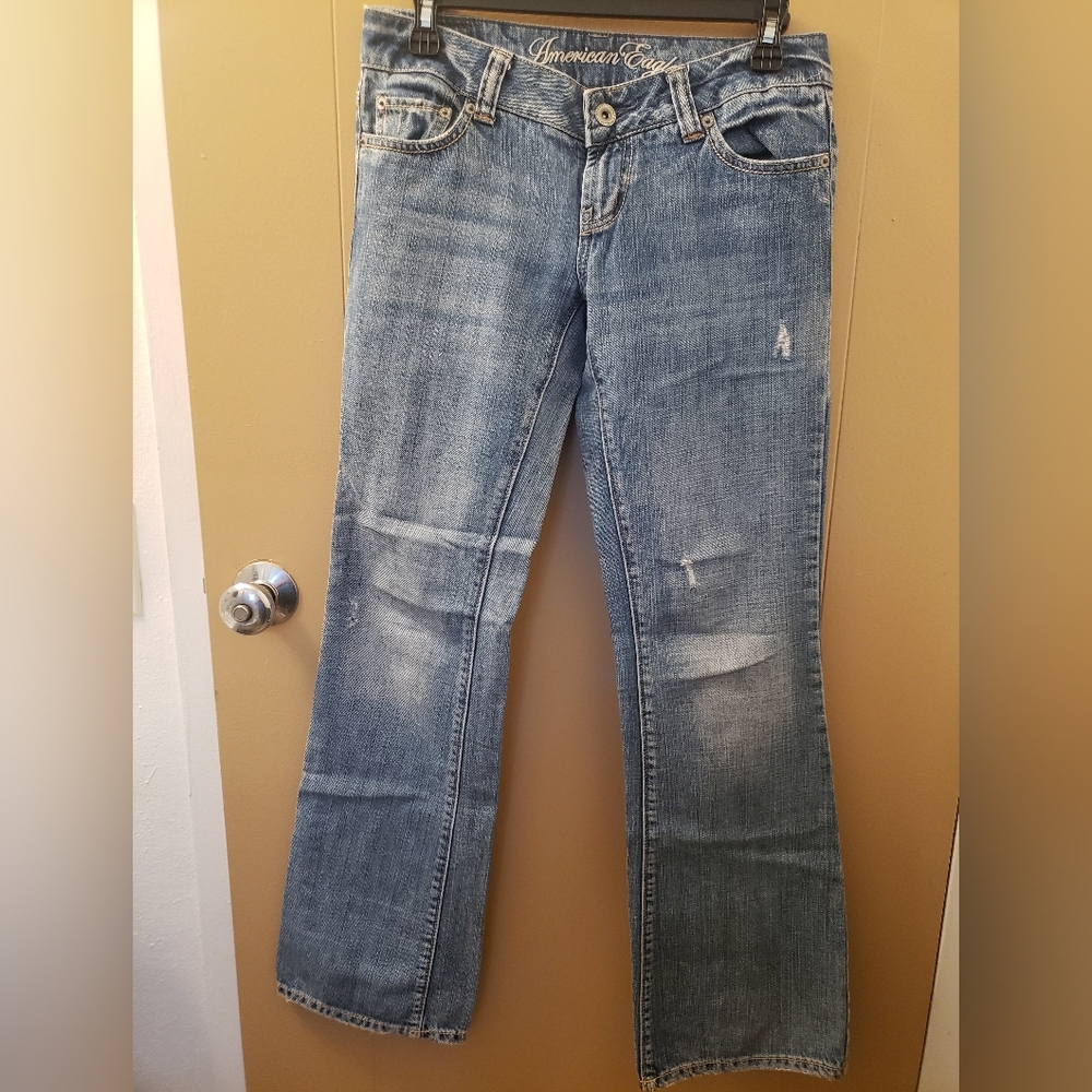 American Eagle Outfitters Distressed Blue Boyfriend Jeans